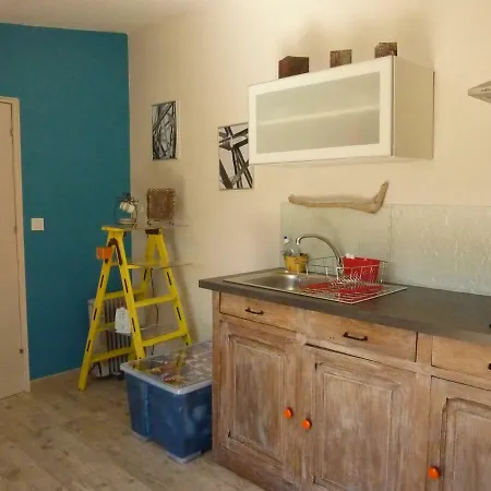 Dans Jardin דירה